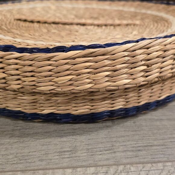 Pottery Barn Woven Seagrass Round Basket Placemats Holder - Picture 5 of 8